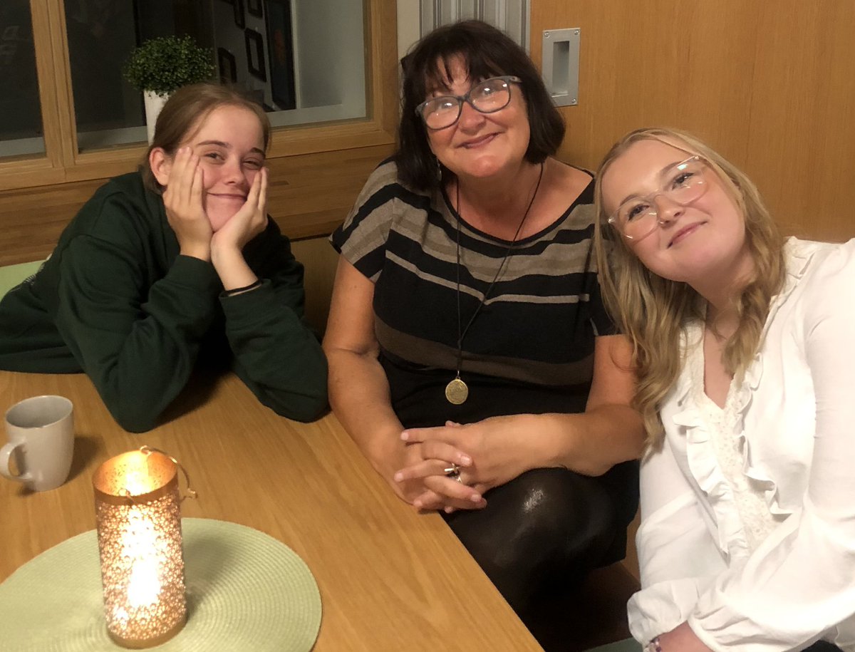 Tovan Thåst tweet media