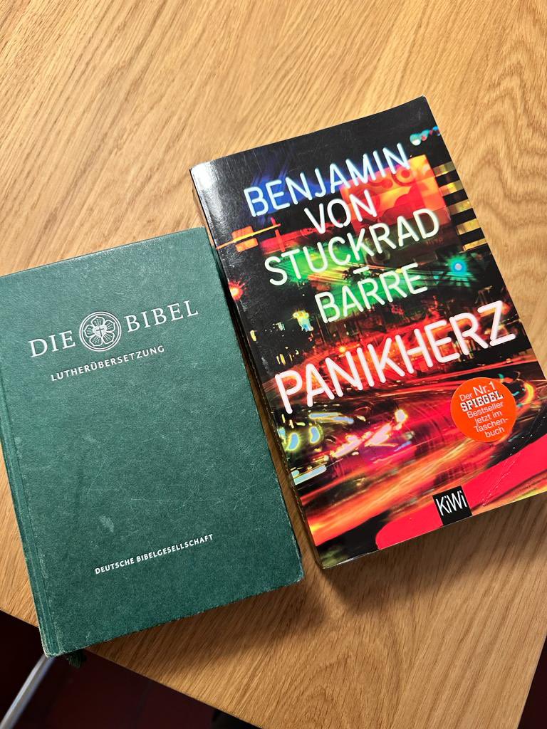 Montag Stucki, Lotte, Clueso (und viel Udo) in der Elphi. 
Und heute schon Panikherz mit Psalm im Konvent.