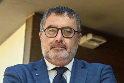 Federmobili1's tweet photo. Ambiente Cucina intervista il Presidente di Federmobili Stefano Calzavara. 
Leggi l'articolo completo qui sotto👇

https://t.co/6lEDHB1zr7 https://t.co/Vx8P202fAi