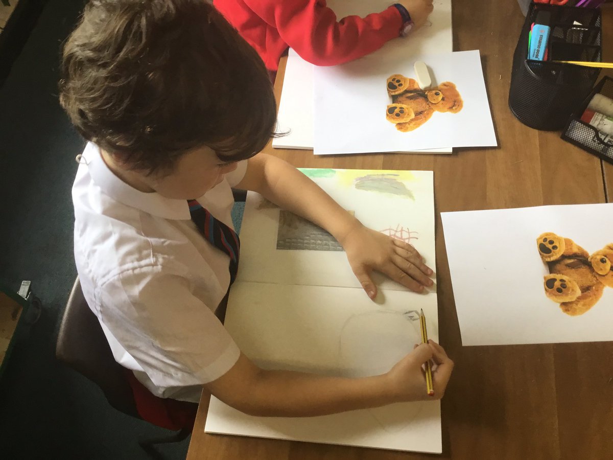 StrettonStMatts's tweet photo. Year 2 have been using their mark making skills to complete an observational sketch of a teddy bear. Look at those fantastic shapes! #SSM #SSMYear2 #SSMArt https://t.co/rjsX9YqGYH