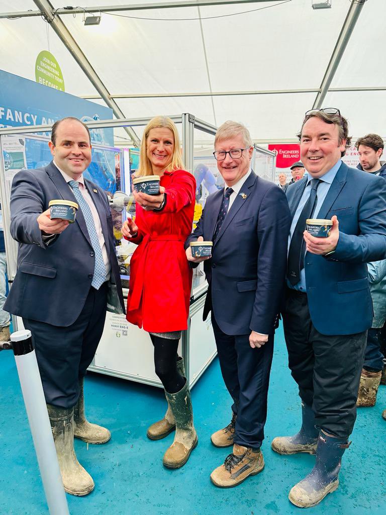 edmondharty's tweet photo. Minister @pippa_hackett called to @EngineerIreland @NPAIE to see all what engineering is all about.  Also in pic is Damien Owen’s, Director General and John Jordan Vice President! 
🍨👍👍 https://t.co/UdDr8rNGke