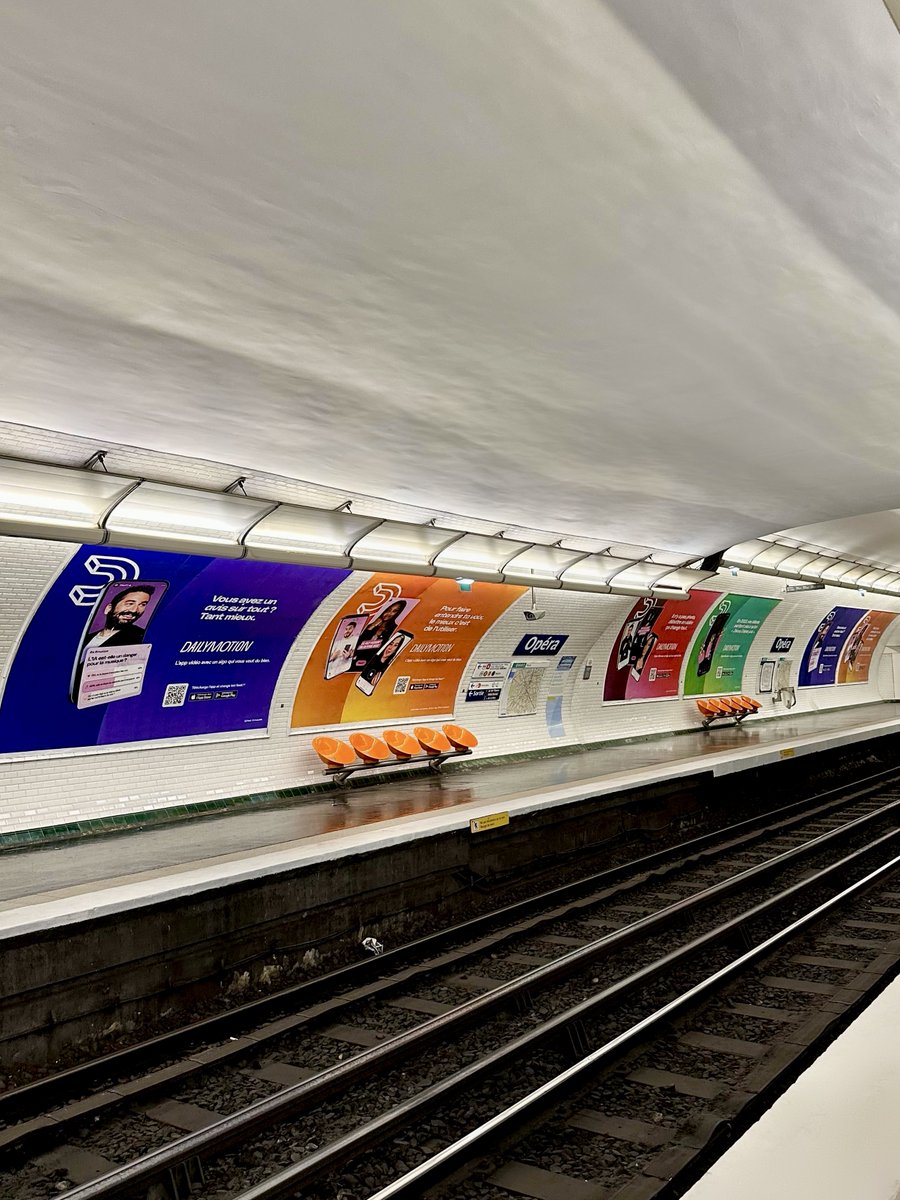 Dailymotion_FR's tweet photo. Oui oui, c’est bien Dailymotion dans le métro parisien 🤩 
Go télécharger l’app si t’es curieux·se : https://t.co/EJCPRDkC8M 📲 https://t.co/PlB3xD5WxM