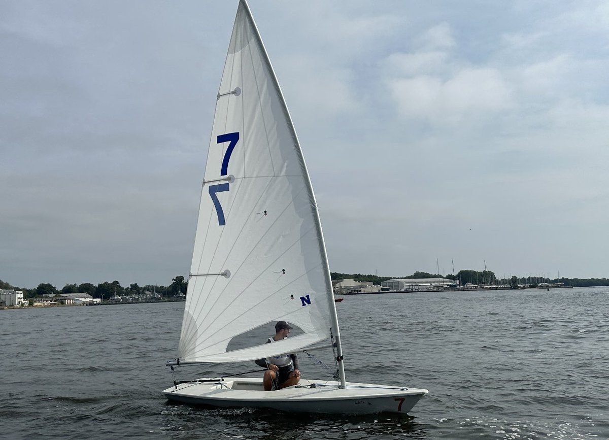 _HamptonU's tweet photo. HU Sailing won all the regatta overall at Kingsmill Cup in the James River waters, last weekend. Hamptons winning Team is Valerio Palamara, Stefano Palamara, Tommaso Ciaglia, Asia Warren and Maasai Thornton. #gopirates💙⚓️ https://t.co/sQNGzFgyD5