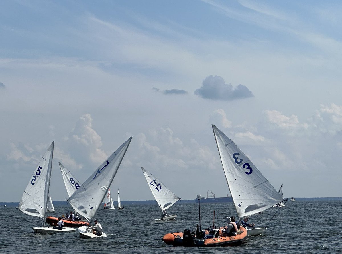 _HamptonU's tweet photo. HU Sailing won all the regatta overall at Kingsmill Cup in the James River waters, last weekend. Hamptons winning Team is Valerio Palamara, Stefano Palamara, Tommaso Ciaglia, Asia Warren and Maasai Thornton. #gopirates💙⚓️ https://t.co/sQNGzFgyD5