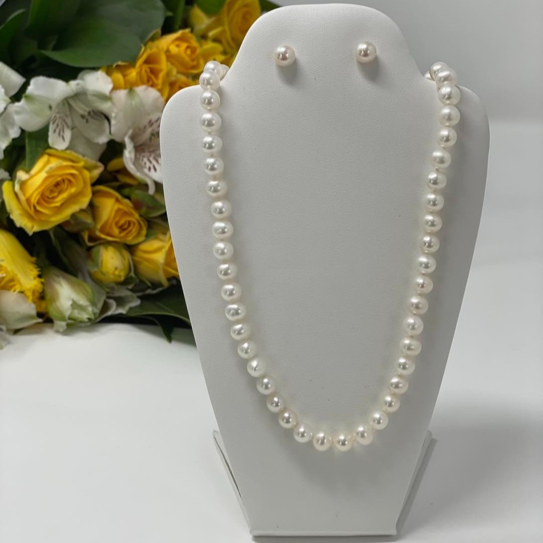 ftplace's tweet photo. Just a sneak peek at some of the silent auction items available at this Sunday's #HeidisWalkforHope event.
Thank you to Rehab Hair Studio, Blighty's British Shop, Hannah's of Erin and Christine's Jewellery!
https://t.co/0eQNoBh619
#whywewalk #walktoendVAW #supportFTP https://t.co/Y4BA393guh
