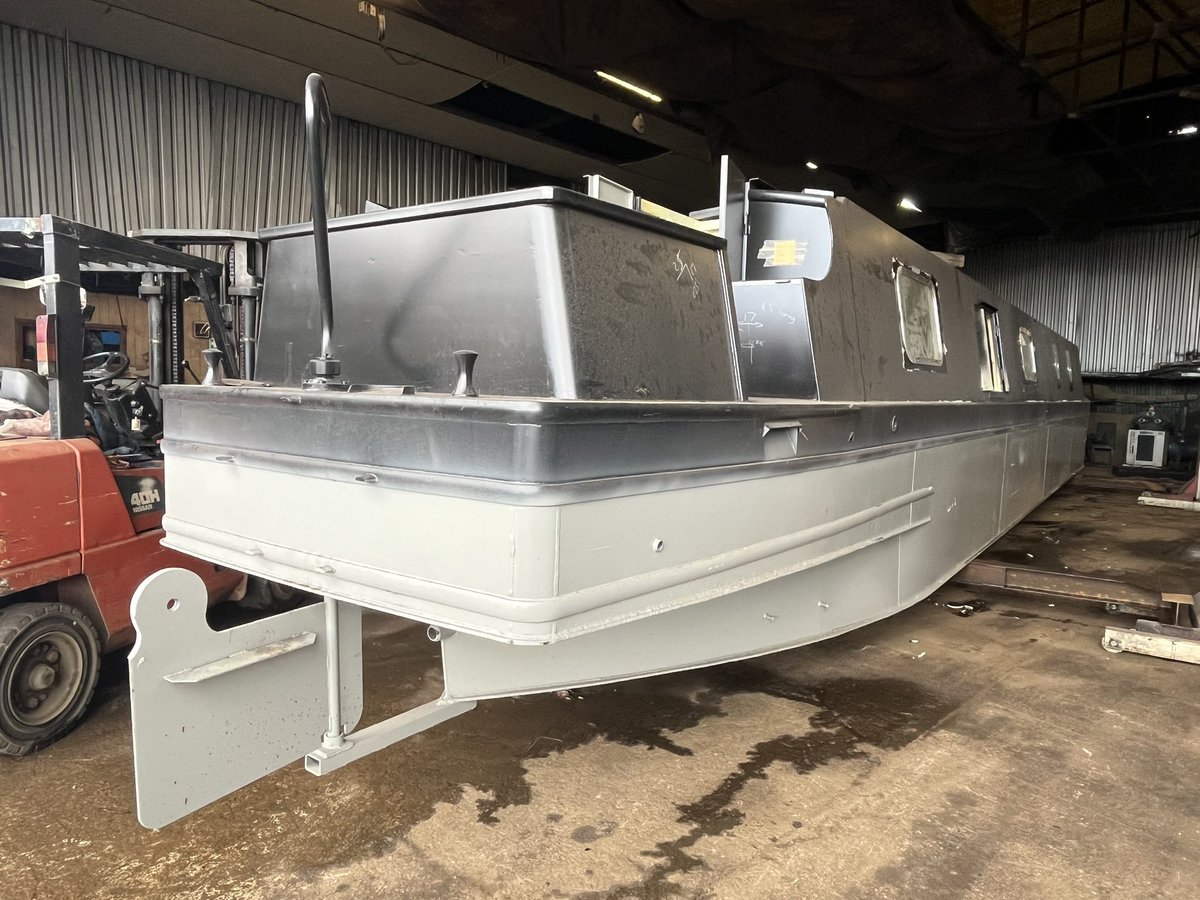MiddlewichCanal's tweet photo. Ready to hit the water, brand new @EltonMossBoats #sprayfoam #sailaway ready to hit the water. https://t.co/yYX7A5C8qZ