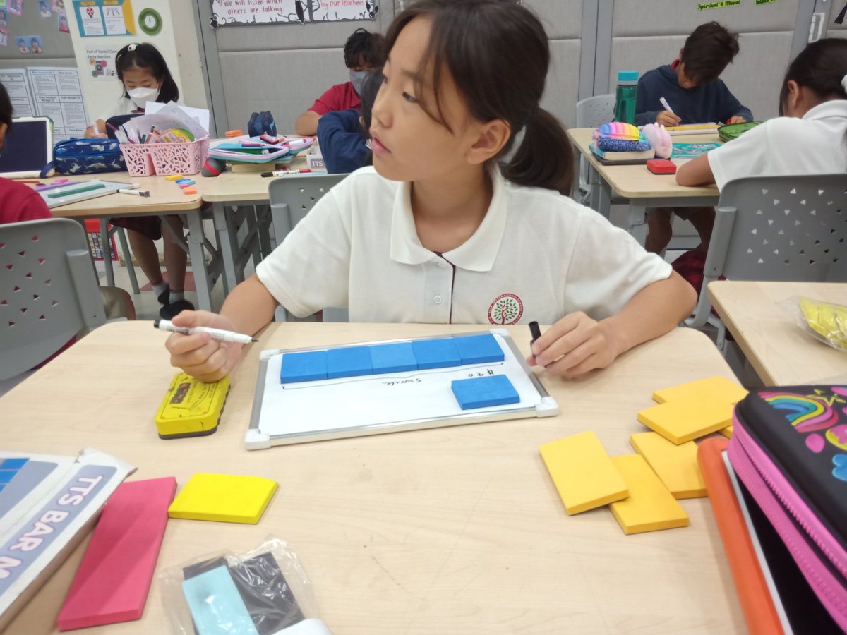 There are 6 girls in a Year 5 classroom. The amount of boys was twice as much as the girls. What was the total amount of students in the Year 5 classroom?

Here's the Year 5s working to show their answer to such question using 🌟 Bar Model 🌟

#HIS_Learning #SingaporeMath
