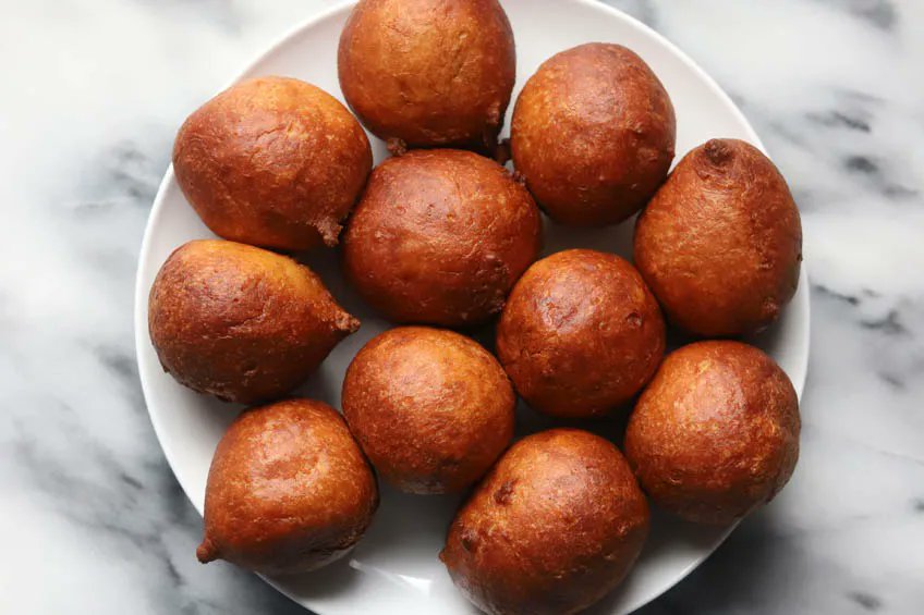 StyleAfrique's tweet image. 6 Authentic Ghanaian Snacks Perfect for Gatherings 

#styleafrique #ghanaiansnacks #bofrot #nkatiecake #plantainchips #kelewele #chichinga #kosuanemeko

styleafrique.com/2023/09/20/6-a…