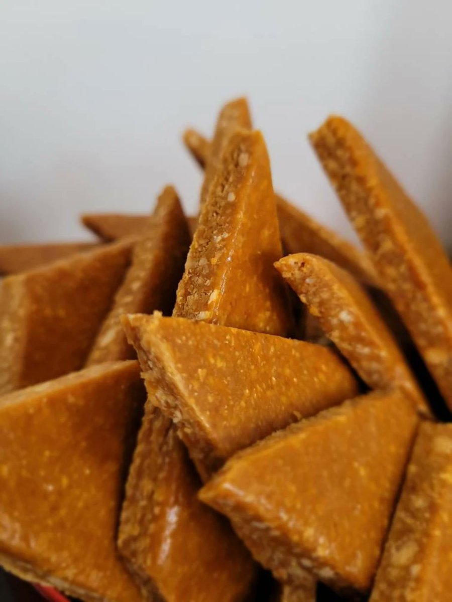 StyleAfrique's tweet image. 6 Authentic Ghanaian Snacks Perfect for Gatherings 

#styleafrique #ghanaiansnacks #bofrot #nkatiecake #plantainchips #kelewele #chichinga #kosuanemeko

styleafrique.com/2023/09/20/6-a…