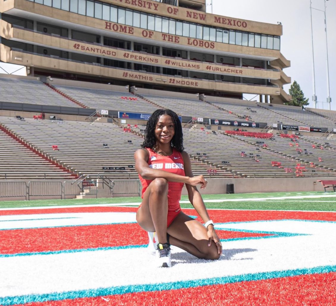 2024 Senior <a href="/taylor_brown016/">Taylor Brown</a> takes her first of many official visits!! 💛💚