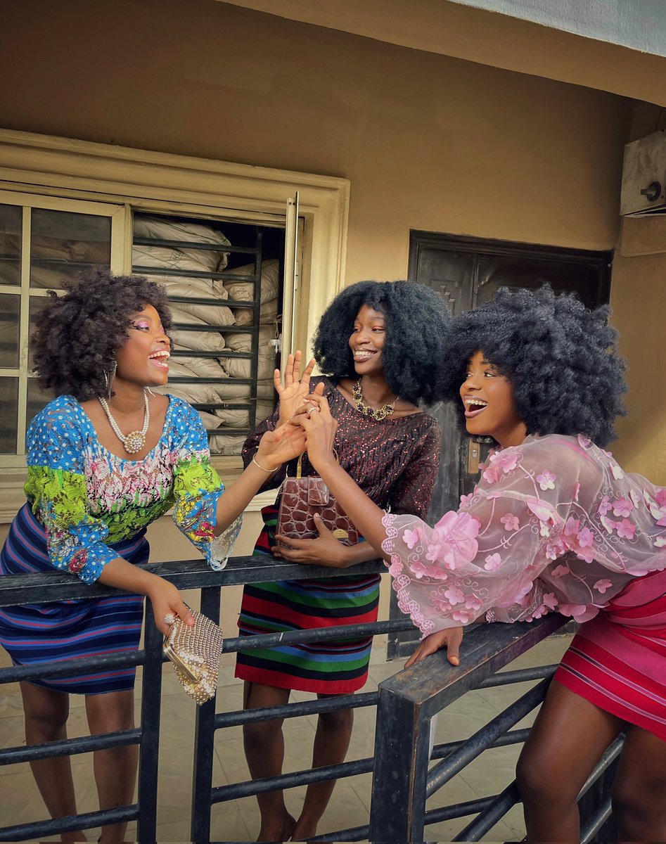 Actuallyjuliee's tweet photo. Did a yoruba vintage fashion themed photoshoot with my girls for my afro wig brand 'Afrodaizy'. I'm absolutely in love with these photos. https://t.co/qtbuXxWJKn