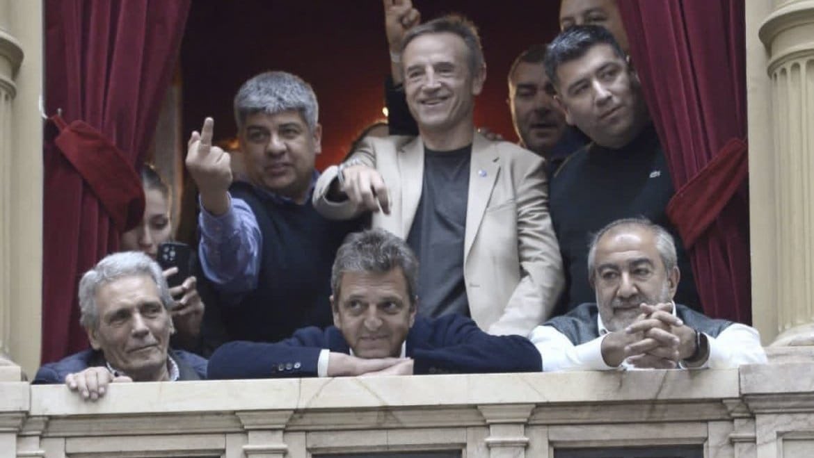 HoracioCabak's tweet photo. Cuatro años en silencio.
Adiviná qué festejan. https://t.co/x7xrZiDijh