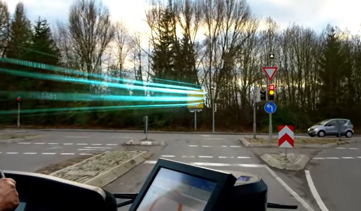 Endustri40's tweet photo. Uydu Tabanlı Önceliklendirme Sistemi | Siemens Sitraffic Stream 
Detaylar için: https://t.co/AFDDUBlk3h https://t.co/jCoIP4Y92L