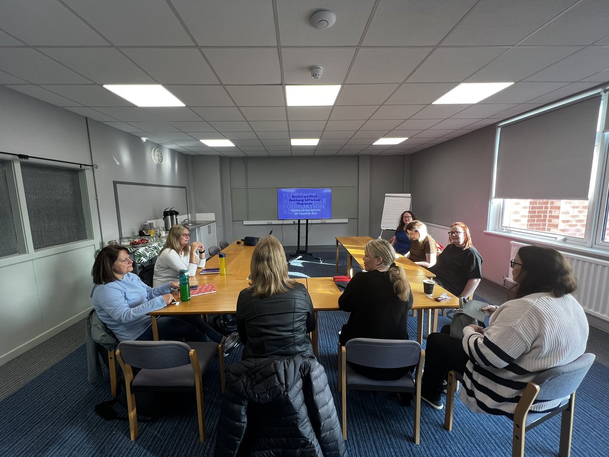 CuriousBecks's tweet image. It’s Day 2 of the #FNFLeadershipProgramme with #SeniorNurseLeaders from @NHSaaa 

Powerful conversations this morning around #Authority and #Power 

Where it comes from, 
how it is used and 
what stops us from using it 

@FNightingaleF @jenniferPN10