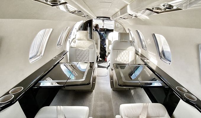 JetHustle's tweet photo. Blackpool > London Biggin Hill by private jet on 27 September. Experience the thrill of private aviation for an unbeatable price of £189 per seat onboard a Cessna Citation CJ1. Drinks &amp; snacks included! https://t.co/sth6lsopHi