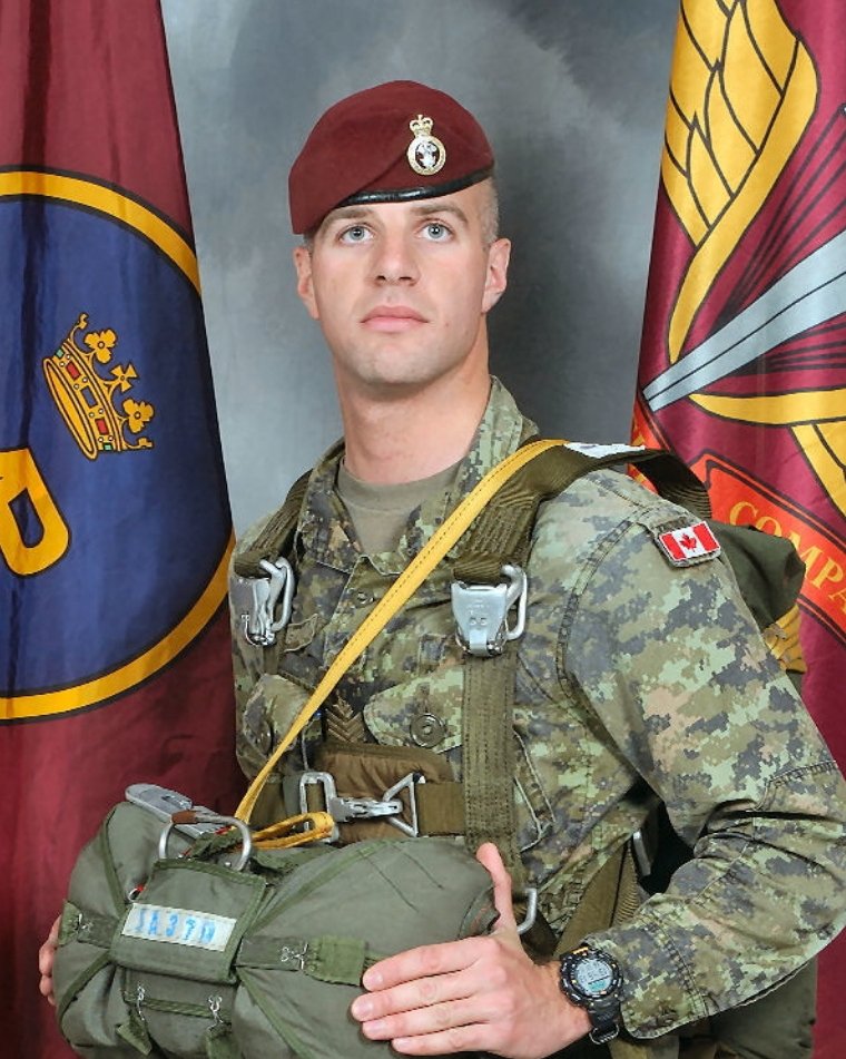 It would have been his birthday today... Sergeant Chris [Christos] Karigiannis 20/09/75 - Montreal 🇨🇦 20/06/07 - Panjwaii district, Afghanistan 🪖 Instead, he'll always be 31 in my mind 🪂 veterans.gc.ca/eng/remembranc…
