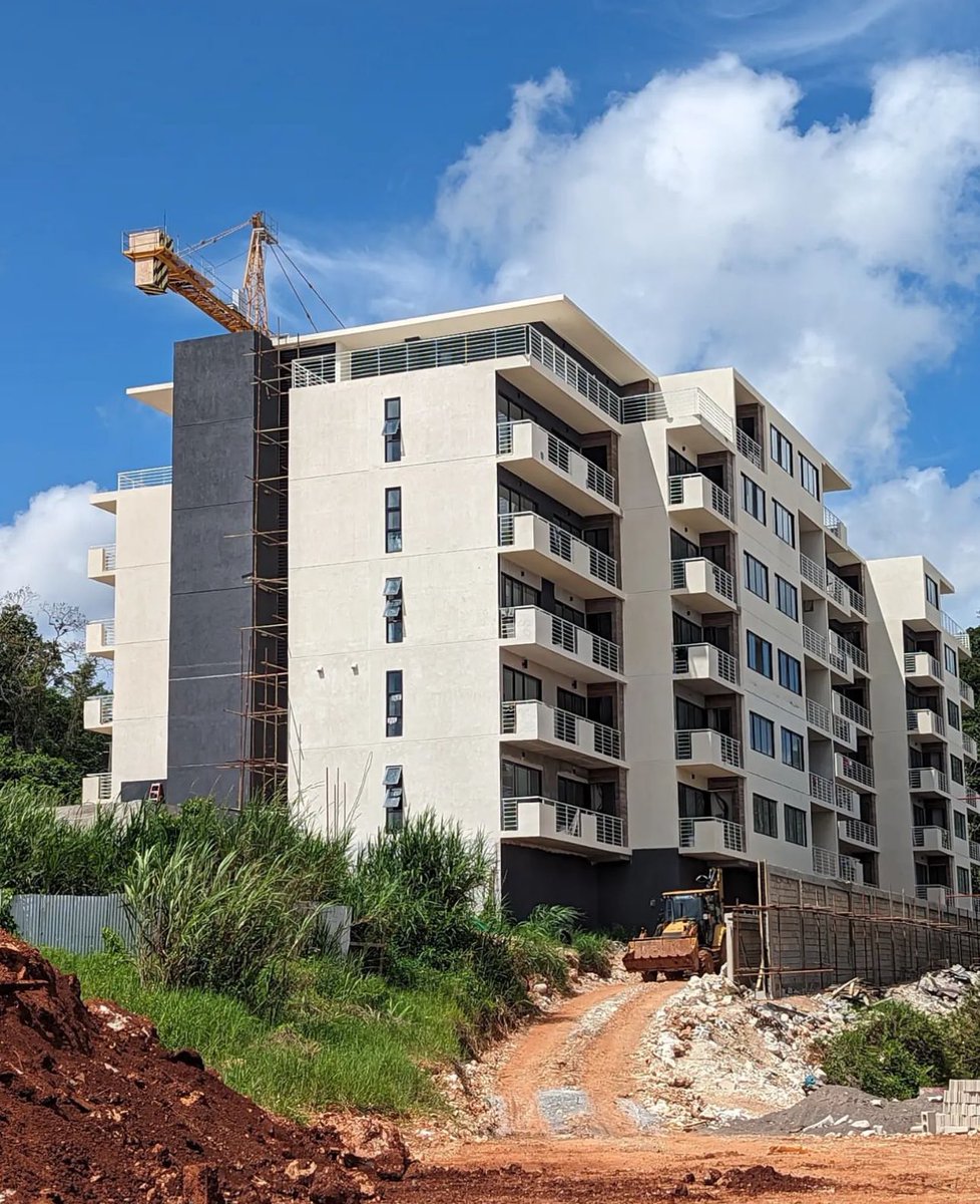 This is being built in Mandeville, Jamaica.

📸: Ayana Dean