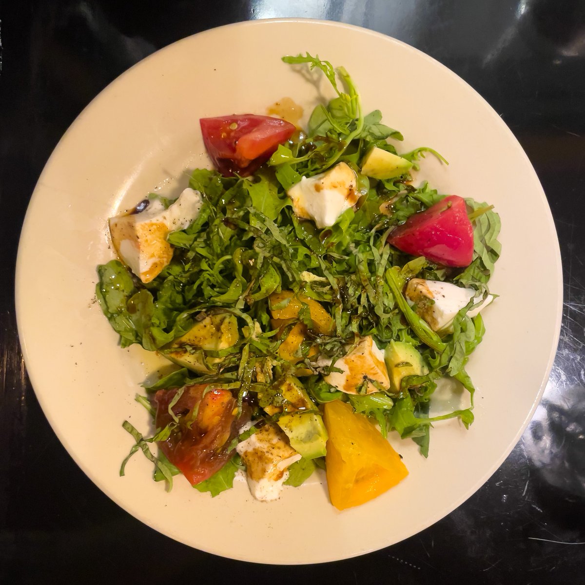 GriffinClubMerv's tweet photo. The capresi salad and tuna entree at David’s 388 last night. #mefood https://t.co/gpcSbzp6cq