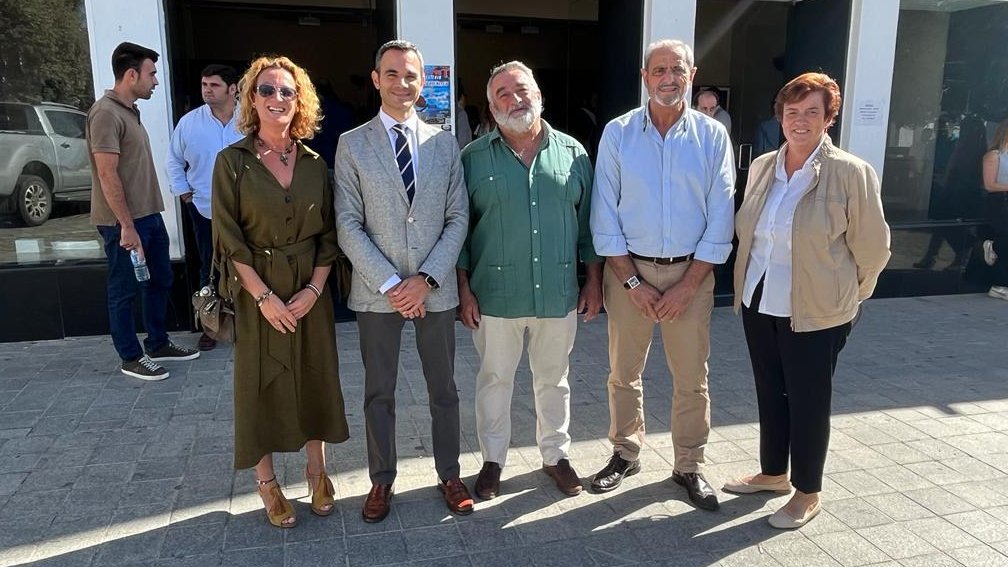 agriculturaEXT's tweet photo. 🌱@Junta_Ex destaca la importancia de #cultivos en auge en #Extremadura  como el #pistacho  🌱

👤El director de Agricultura y Ganadería, José Manuel Benítez, lo ha puesto en valor #hoy, en las jornadas de #Berlanga, #Badajoz.

🧐: https://t.co/K2A9IlpdqG https://t.co/ob5FWRWLba