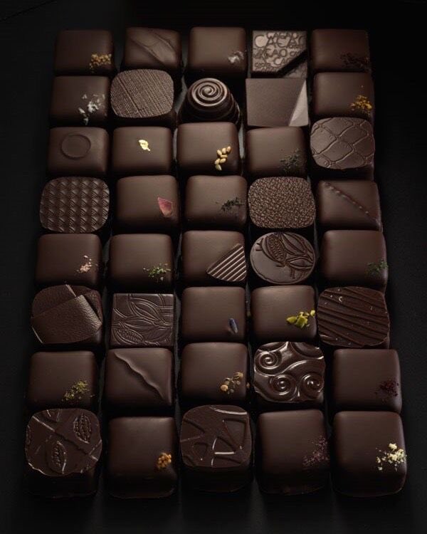 William_Curley's tweet photo. We are looking for a couple of enthusiastic chefs to join our team at our kitchen by the banks of the Thames in Twickenham. Interested e-mail office@williamcurley.co.uk 😁🍫 https://t.co/Oov7hCNEyF