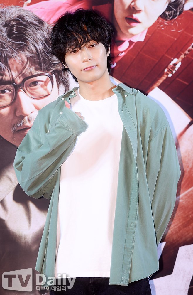 Tinkerland0303's tweet photo. 📄 Update

Actor Woo Jeyeon (#HEEJUN) attended the VIP premiere of the movie '#COBWEB' held on September 20, 2023.

Naver articles:
🔗https://t.co/RBeoLbKSmS
🔗https://t.co/sbc7Gx6Ite
🔗https://t.co/E3AkgRPQsu
🔗https://t.co/AYc4CLQrR6

#오희준 #희준 #OHHEEJUN
#우제연 #WooJeyeon https://t.co/p64MtekkDd