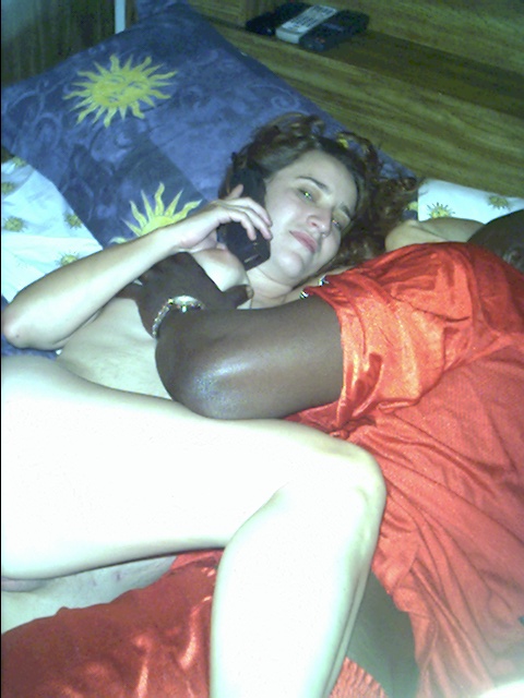 I thought this famous ex nfl player just wanted to fuck some married white pussy but he got quite comfortable<a href="/tag/realloyalfans"class="tags"><span>#realloyalfans</span></a>