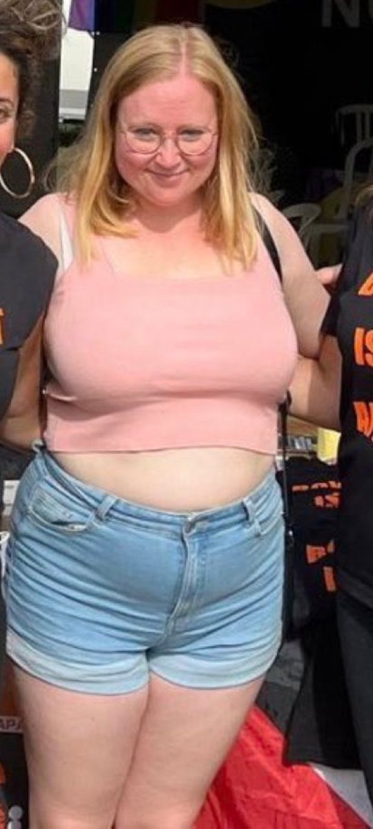 ᵖᵃʳᵒᵈⁱᵉ Kim Jong Un tweet media