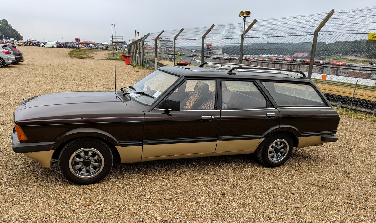 TOGTanner's tweet photo. I forgot that i took some pics while i was working at #BrandsHatch #FordPowerLive on Sunday, Doh!! so im going to post some 😀Anyone a fan of the #Ford #Cortina estate? odd looking bonnet mascot https://t.co/EQIRpenmIV