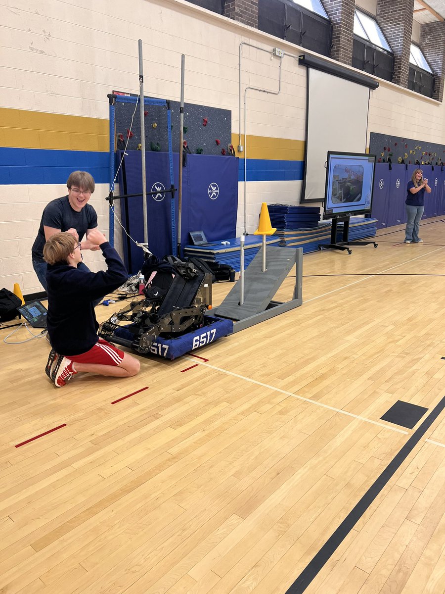 SDHS Robotics Team showing our Bonny Kate students how their robots work and teaching the students about Engineering <a href="/BonnyKateElem/">Bonny Kate Elem</a> <a href="/KCSReg3Director/">Megan ODell</a> <a href="/WatsonKCS/">Thomas Watson</a> <a href="/KnoxSchools/">Knox County Schools</a> <a href="/SDHS_DrCarr/">Brad Carr</a>