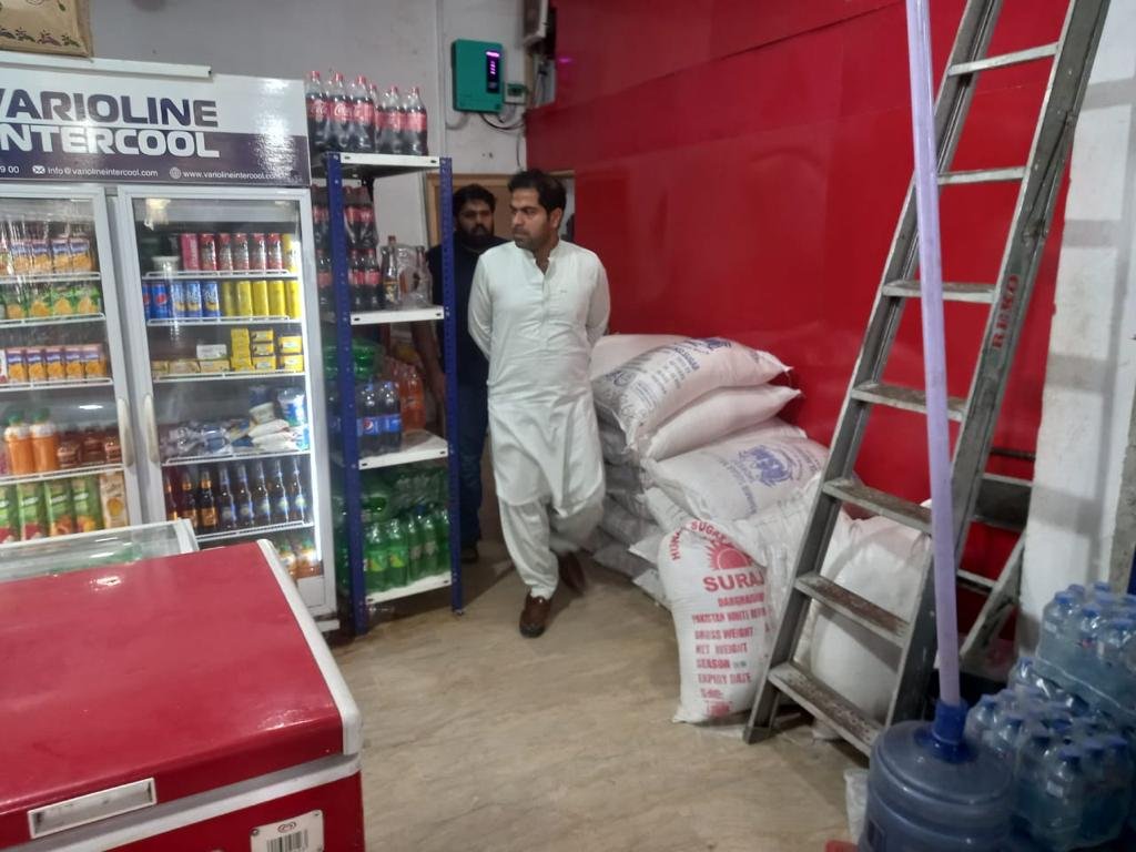 DCGRW's tweet image. Price Control activities by AC Sadar and imposed fine of Rs.50000

#PricesControl
#PCMs

@GovtofPunjabPK
@MohsinnaqviC42
@CS_Punjab
@CommissionerGu3