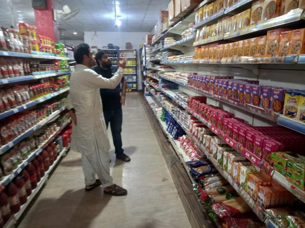 DCGRW's tweet image. Price Control activities by AC Sadar and imposed fine of Rs.50000

#PricesControl
#PCMs

@GovtofPunjabPK
@MohsinnaqviC42
@CS_Punjab
@CommissionerGu3