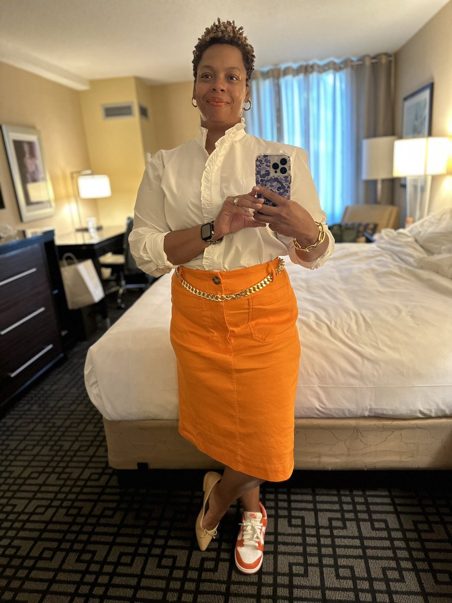 Congressional Black Caucus Foundation ALC Day One! Very excited! Stop by the exhibit hall to visit the #NKF booth if you’re here!⁣ #ALC52
⁣
Also, I don’t play about my feet. Or my hips, knees or back 😆 Have a PHENOMENAL day! 🧡