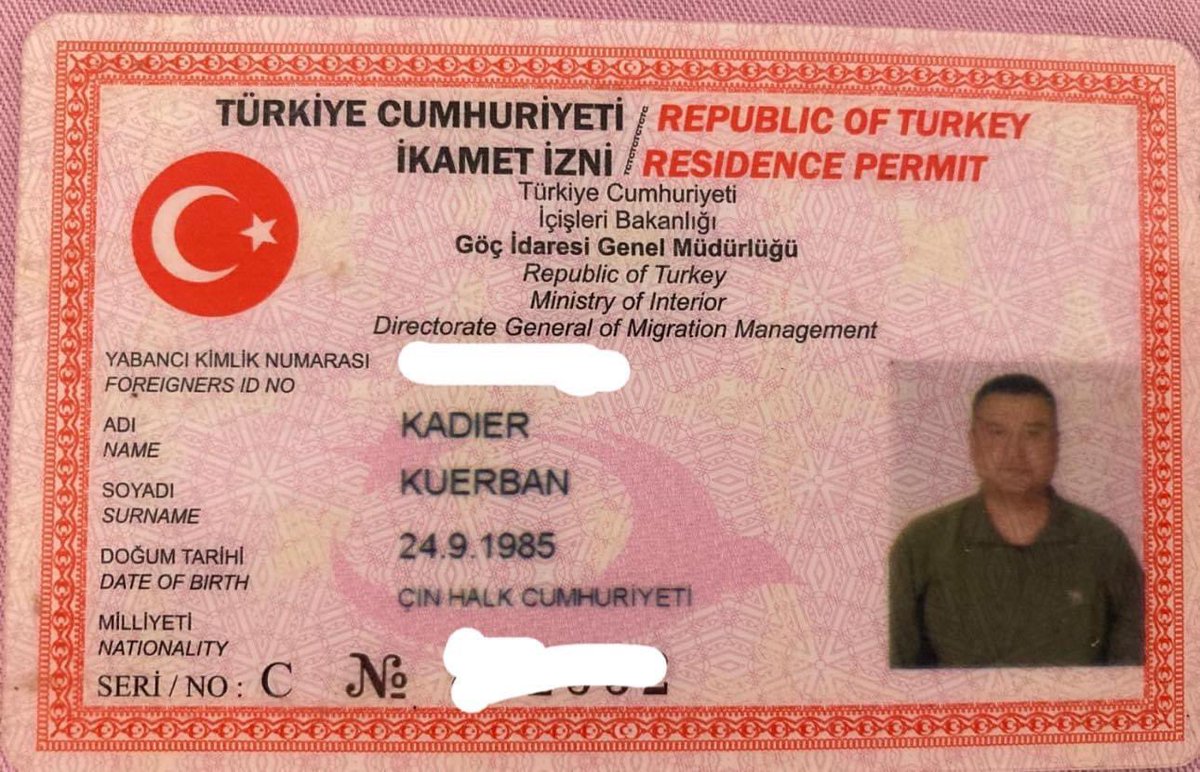 İstanbul’da 30’dan fazla terörle mücadele ekibi Sabah saat 4 civarında genç Uygur çiftinin evine baskın yapmışlar.

Kapıları kırarak içeri giren terörle mücadele ekibi Uygur çiftin 4 ve 6 yaşlarındaki çocuklarına korkunç terör yaşatmış, ve ailecek gözaltına almışlar.

Bunların
