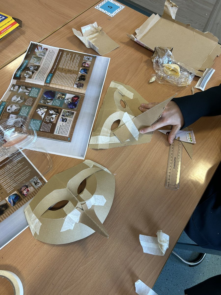 Art_MissKelly's tweet photo. Our S2/S3 3D art club started last week and we are already making great progress with our @DarrellWakelam half masks for Halloween! Plenty space for others to join next week…B208 lunch times 🎭📦✂️🧑🎨 #hgsART https://t.co/PglbFto6bI