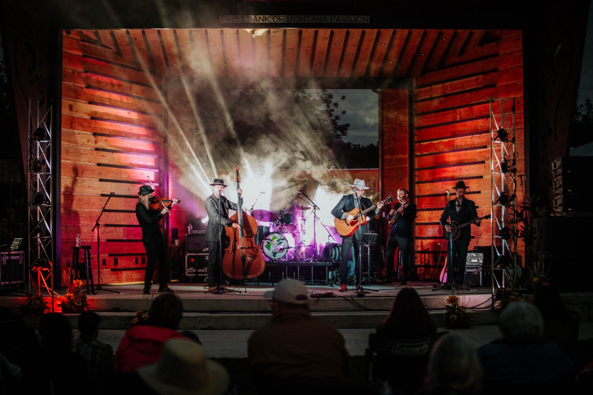 RummansRenee's tweet photo. What a night to remember! The Steep Canyon Rangers took our breath away with their incredible performance at Centerfest. 

From the first strum of the banjo to the final harmonious note, their music transcended all expectations. The energy &amp; talent was nothing short of amazing. https://t.co/SZIKtI3LCd
