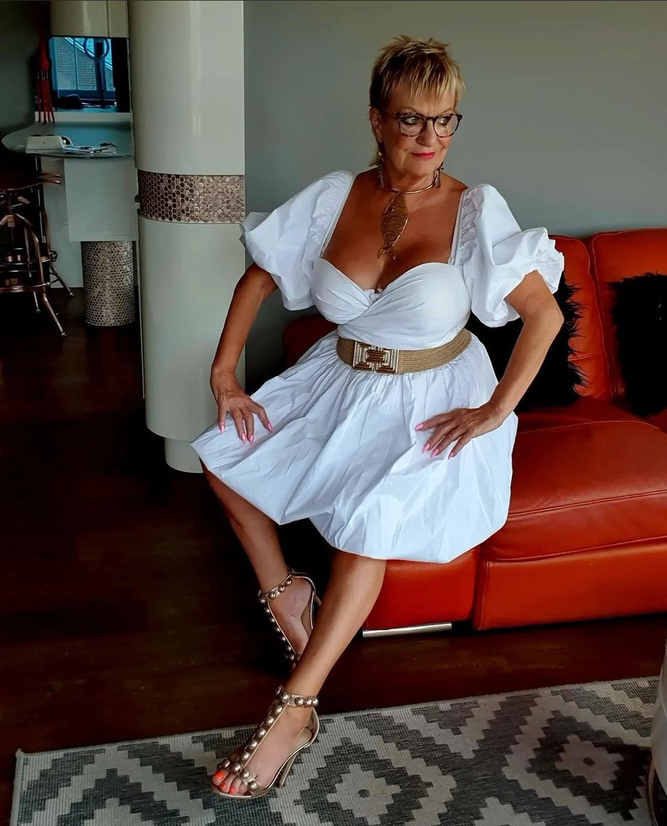 ja_nesnewshoe's tweet photo. Puff Ball White ........🤍🤍🤍

#saturdaydress #saturdaystyle #stylewhite#puffballdress #ootd#whitedress #mystylemyway #mystylediary #myweekend #sharemysummerstyle #sharemysquare #sharemylook #sharemytargetstyle #dressoftheday #janeshoelibrary

~~>https://t.co/av1TpsSXz5 https://t.co/0QjX2w98mT