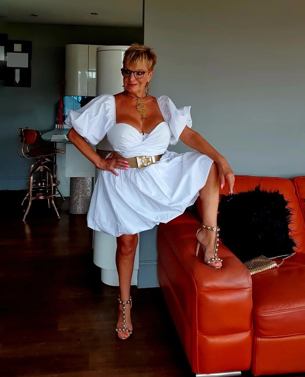 ja_nesnewshoe's tweet photo. Puff Ball White ........🤍🤍🤍

#saturdaydress #saturdaystyle #stylewhite#puffballdress #ootd#whitedress #mystylemyway #mystylediary #myweekend #sharemysummerstyle #sharemysquare #sharemylook #sharemytargetstyle #dressoftheday #janeshoelibrary

~~>https://t.co/av1TpsSXz5 https://t.co/0QjX2w98mT