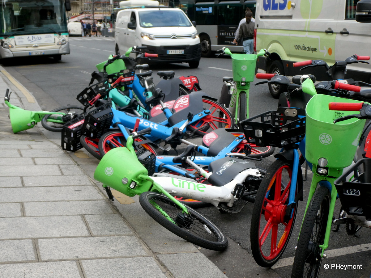 #GumboOnTheGo!    #ttot

#DominoEffect with #Bicycles #Paris 

TravelGumbo
By Travelers, for Travelers

travelgumbo.com/resource/domin…