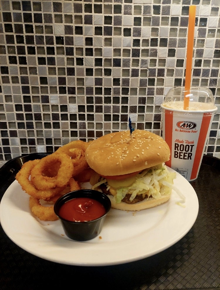 SpringsLima's tweet photo. September’s Taste of the Town was A&amp;W Rootbeer. The residents enjoyed that “Frosty Mug Taste” and the onion rings are out of this world! #TrilogyLiving https://t.co/YWq0dcuu6Z