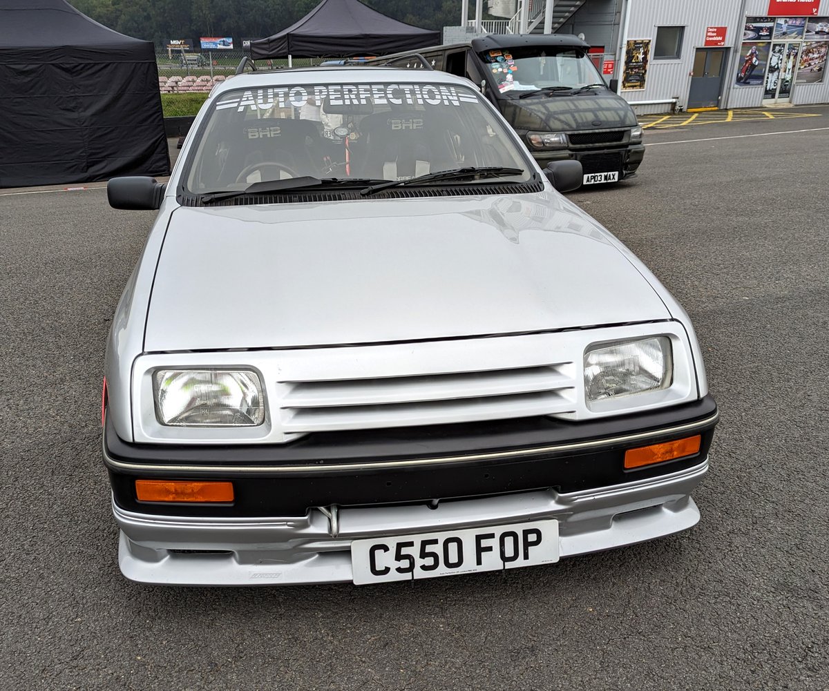 TOGTanner's tweet photo. Speaking of #Ford estate cars, i really thought this #Sierra was cool, not so sure on the wheels but it was very clean. #BrandsHatch #FordPowerLive https://t.co/GHYAKlYQ1j