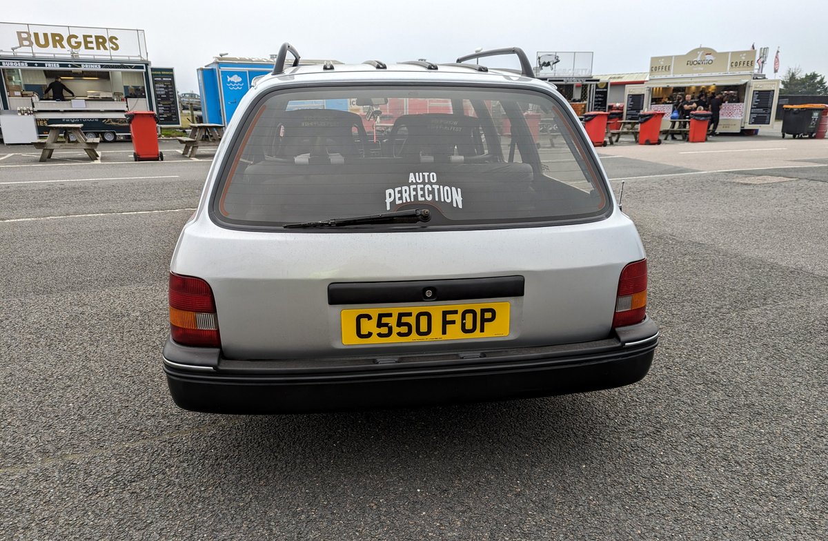 TOGTanner's tweet photo. Speaking of #Ford estate cars, i really thought this #Sierra was cool, not so sure on the wheels but it was very clean. #BrandsHatch #FordPowerLive https://t.co/GHYAKlYQ1j
