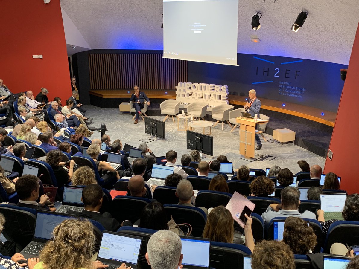 Ih2ef's tweet image. 🏁 L’année de formation des personnels d’encadrement de la promotion #ColetteBesson est officiellement lancée à l’occasion de la cérémonie d’ouverture.
👏 Plus de 1 200 personnels réunis à l’institut ou connectés à distance. Bienvenue à toutes et tous
🏅🏃‍♂️Une année sous le signe…