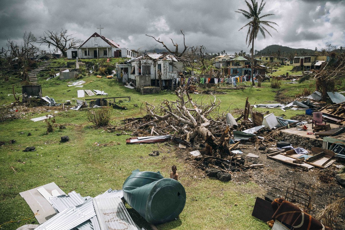 Disaster-resilient infrastructure can save lives and livelihoods.

In Fiji, we’re partnering with the govt to create climate-resilient buildings. None of the 200 completed under our program were damaged during Cyclone Harold. wrld.bg/Ejkf50PNNYY #ClimateActionWBG