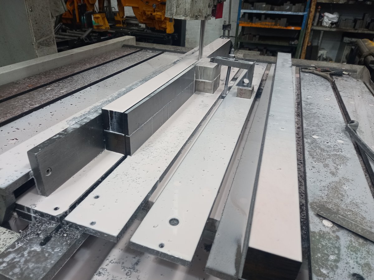 steelexpress's tweet photo. Just a typical wet and windy Tuesday in Wolverhampton at one of the fastest growing Stockholders in the UK!!! 🌧 ☔

EN24T - 125mm dia x 110mm - 1 off
D2 Tool Steel - 145mm x 50mm x 290mm - 10 off
S355J2+N blocks - 1008 off

We have 14 band saws running 24/7

01902 716333 https://t.co/0DGWJIoRJF