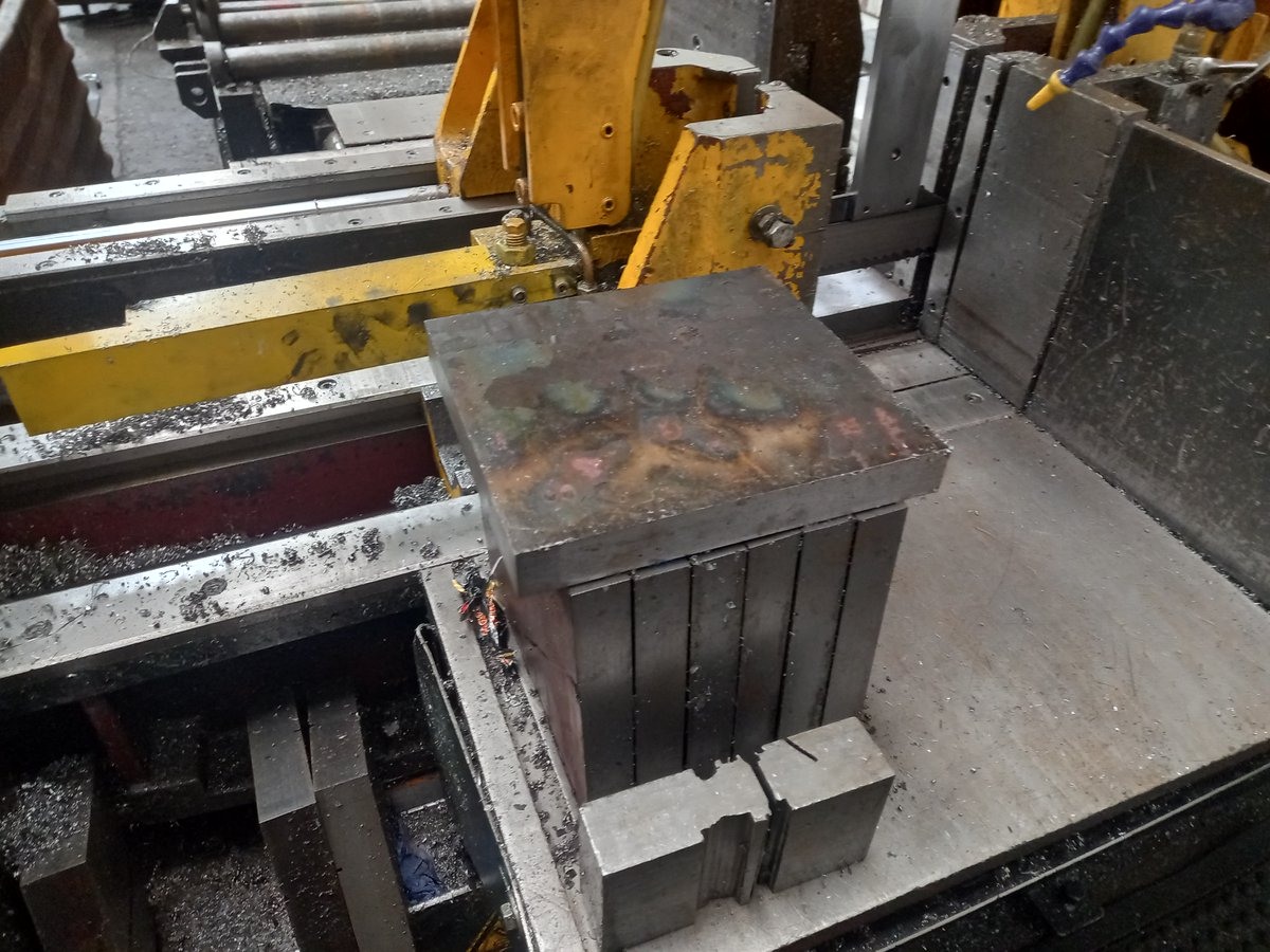 steelexpress's tweet photo. Just a typical wet and windy Tuesday in Wolverhampton at one of the fastest growing Stockholders in the UK!!! 🌧 ☔

EN24T - 125mm dia x 110mm - 1 off
D2 Tool Steel - 145mm x 50mm x 290mm - 10 off
S355J2+N blocks - 1008 off

We have 14 band saws running 24/7

01902 716333 https://t.co/0DGWJIoRJF