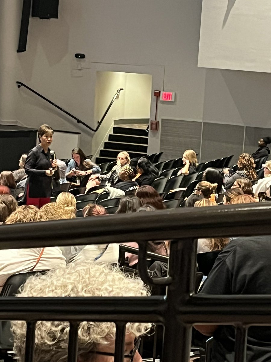 “Authentic learning happens in strong learning communities” Dr. Anna Alvarado 🥨FSD145 Institute