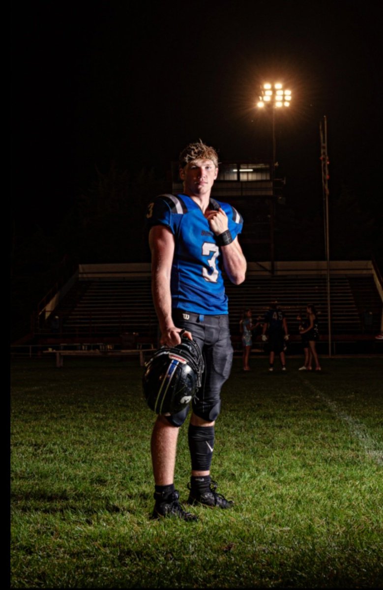 epicteamcamps's tweet photo. Player of the week!!! @ArnoldSchools
Trey Connell of South Loup
36 carries, 313, 6 td, 5-7 passing for  83 1 td  #FridayNightLights #epicfootballcamps 
This young man attended our QBR and is a fantastic leader in his school. 
Sponsored by @sports_workbook 
🏈📸 by Kevin Neth https://t.co/y6z0fwBnFM