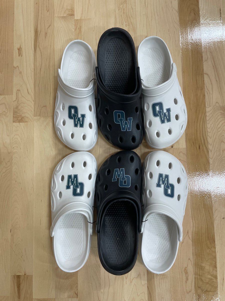 prideslides's tweet photo. Old Westbury Women’s Soccer is geared up for the season with complete kits feat. pride slides and gaitors!
#customslides #customclogs #promotionalproducts #promo #swag #spiritwear #teamapparel #teamgear #fundraisingideas #fundraiser #customsandals #customslidesandals #teamslides https://t.co/6lTfjqRDbX