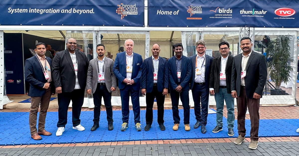 broadcast_sol's tweet photo. Meeting customer Azam Media/Tanzania during IBC. Our cooperation started with delivery of OB vans and DSNG’s in 2013, now followed up with new orders OB van, support van, VAR van and FlyAway packs.Many thanks to Azam Media.
#ibcshow #azammedia #tanzania #bestcustomer #cooperation https://t.co/zXWv0u9U9e