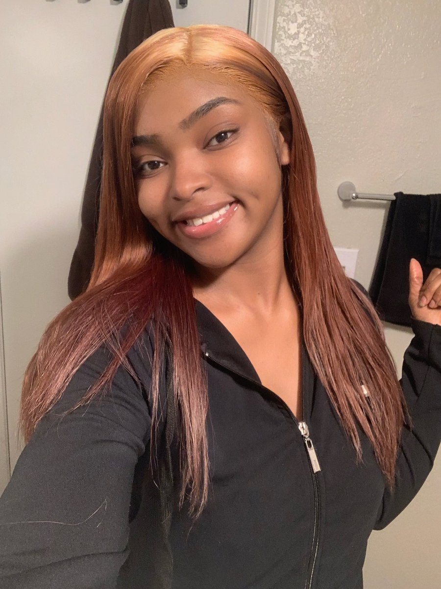 monithebarbie's tweet photo. Crazy because lately haven’t been wearing any makeup which feels so weird to me but I love it 😻 https://t.co/vc6KTQcsWJ